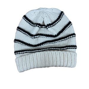 Zara white and black beanie winter hat one size